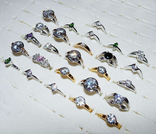 STUNNING collection of 26 rings clad in 18ct Gold - great for re-sell !!!!!