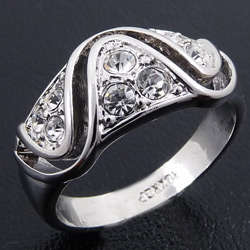 Stunning 18ct Gold Finish diamond simulated Ring - Size 9