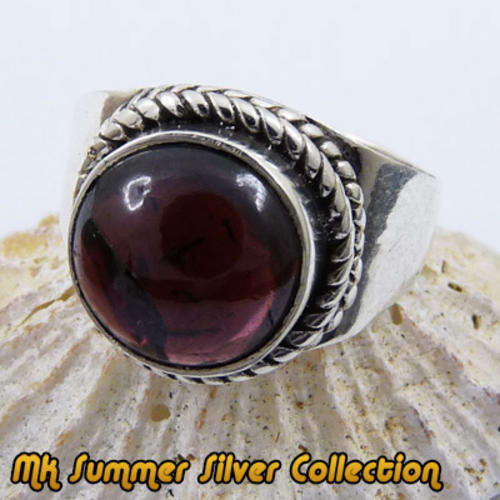 Luxurious Sterling Silver Hand-made Ring with Genuine Garnet- Size 6