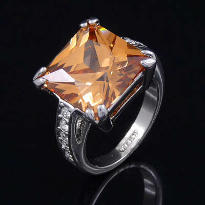 THINK VALENTINE'S !!!!! Stunning 18GP ring & Orange Topaz & diamond cz stones - Size 8
