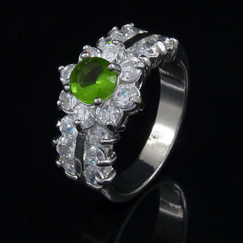THINK VALENTINE'S !!!!! Stunning Peridot cz & Diamond cz stones Ring set in 18ct GP - Size 8.5