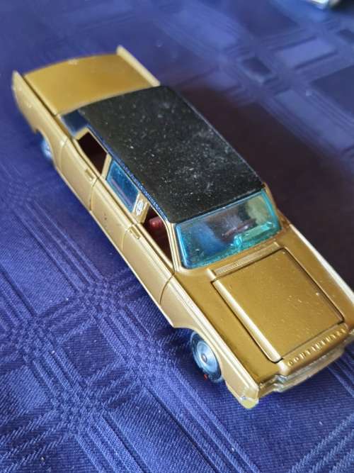 Corgi 262 Lincoln Continental  Excellent condition. Not Dinky or matchbox