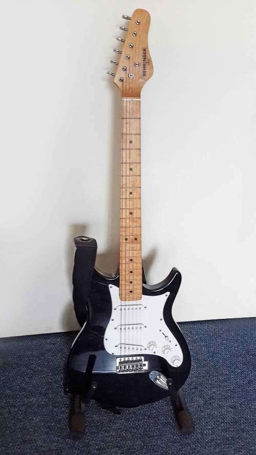 Behringer Electric Guitar