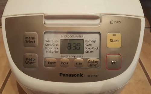 Panasonic 10 cup/1.8 Liter Rice Cooker Digital SR DE183