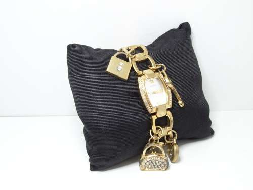 Stylish Tempo quartz ladies wrist watch. Good working condition.