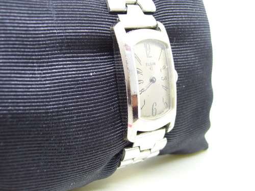 Beautiful Vintage Elgin SA Neuchatel Swiss made hand winding ladies time piece