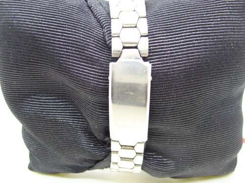 Beautiful Vintage Elgin SA Neuchatel Swiss made hand winding ladies time piece