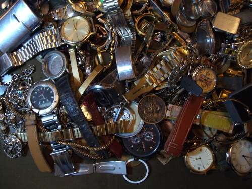 Treasure chest full off interesting assorted items. . CRAZY R1 START!!!. PLEASE READ DESCRIPTION.