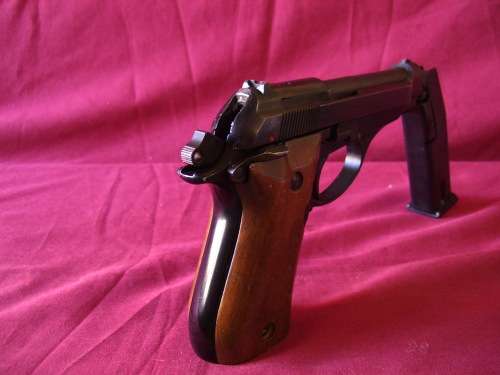 DEACTIVATED!!! Beautiful Pietro Beretta Mod84 9mm Short Pistol. Exellent Collectors Piece.