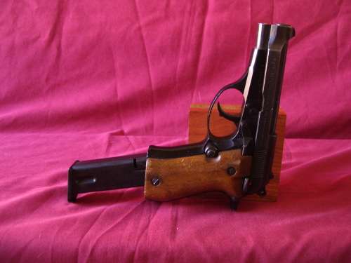 DEACTIVATED!!! Beautiful Pietro Beretta Mod84 9mm Short Pistol. Exellent Collectors Piece.