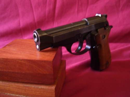 DEACTIVATED!!! Beautiful Pietro Beretta Mod84 9mm Short Pistol. Exellent Collectors Piece.