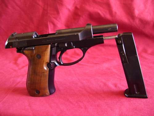 DEACTIVATED!!! Beautiful Pietro Beretta Mod84 9mm Short Pistol. Exellent Collectors Piece.