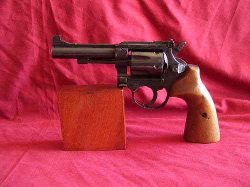 DEACTIVATED!!! RS Mod 77 Cal .32 SUW Long. Beautiful Collectors Revolver. Crazy R1 Start!!!