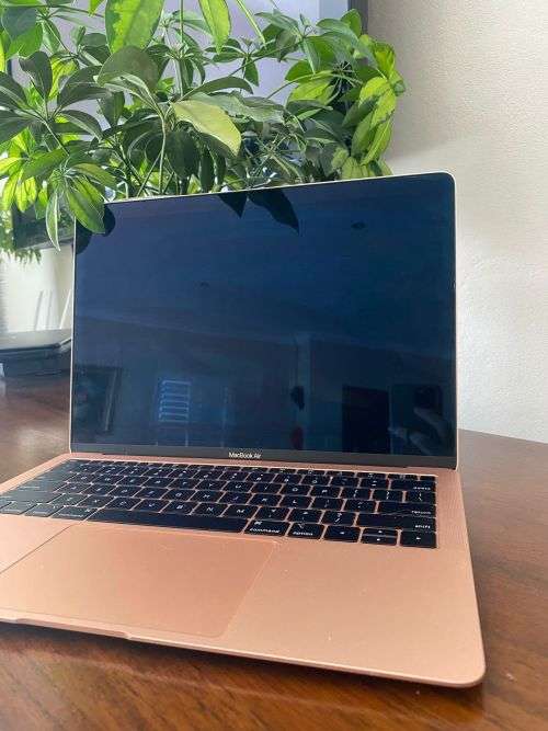 MacBook Air 13 inch, 2019, Rose Gold