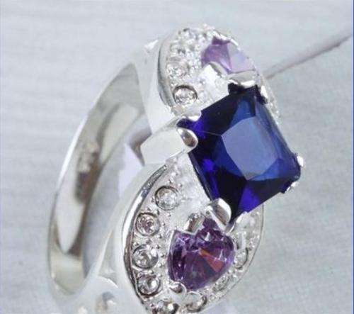 Georgeous Sapphire Ring in Silver - Size 8