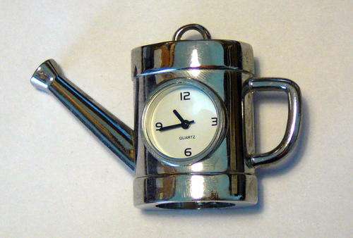 BEAUTIFUL MINIATURE CLOCK "WATERING CAN"