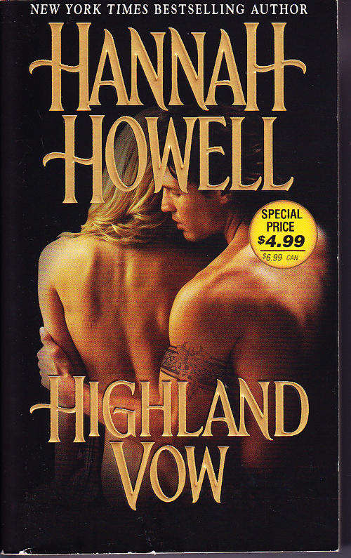 HIGHLAND VOW, by Hannah Howell paperback almost new
