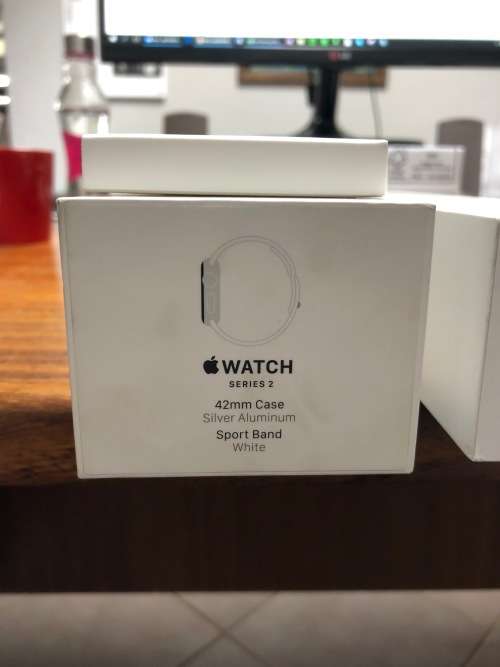 Apple Watch Series 2 - 42mm Silver Aluminum