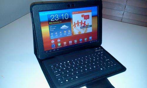 ***LIKE NEW*** WHITE SAMSUNG GALAXY P7500 3G 32GB 10.1, IN CASE AND KEYBOARD***