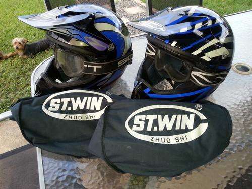 ****2 X ST.WIN OFF ROAD HELMENTS INCL 2 X SMITH GOGGLES AND HELMET BAG**S**