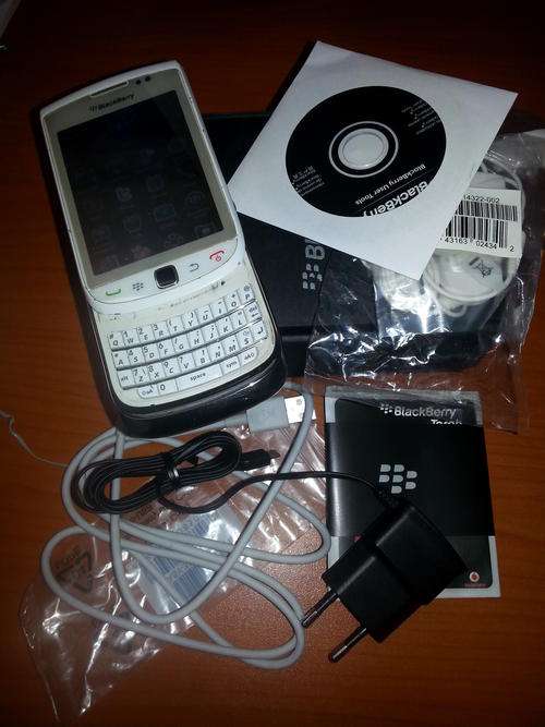 ***5 HOUR AUCTION**NO RESERVE*** BLACKBERRY TORCH 9800 IN BOX**