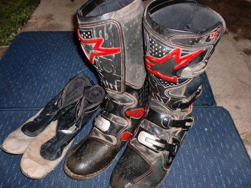 ***ALPINE STAR TECH8 BOOTS SIZE 9 WITH BOOTIES***USED