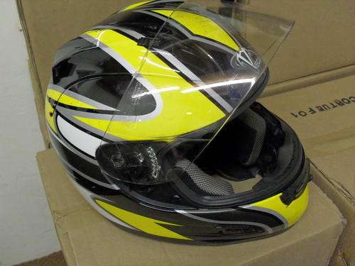 ***VEGA FULL FACE HELMET WITH VISOR, (SIZE MEDIUM)****