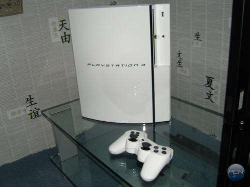 SONY PS3 WHITE!!!! NOT AVAILABLE LOCALLY! MASSIVE 500GB!!! MISS IT MISS OUT!