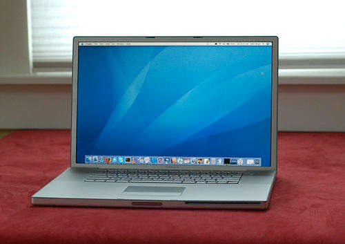 TIMELESS ELEGANCE! APPLE POWERBOOK G4 ALUMINIUM 17"! PERFECTION LIKE NO OTHER! GET BIDDING NOW!