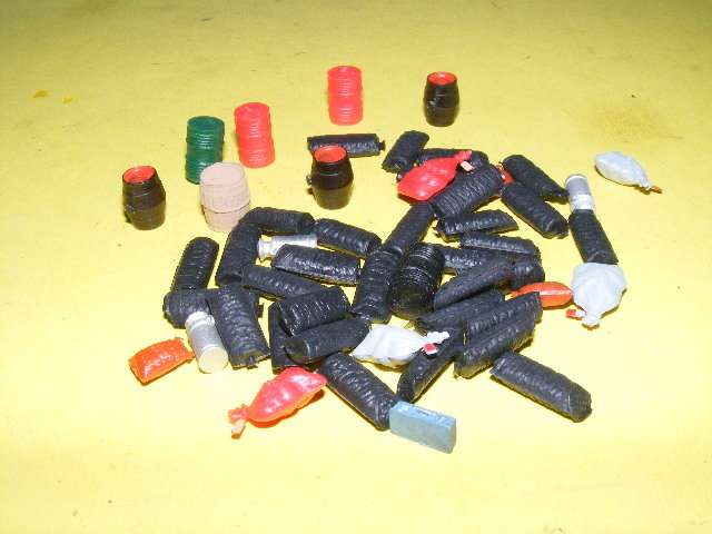 HO Barrels and Bags.