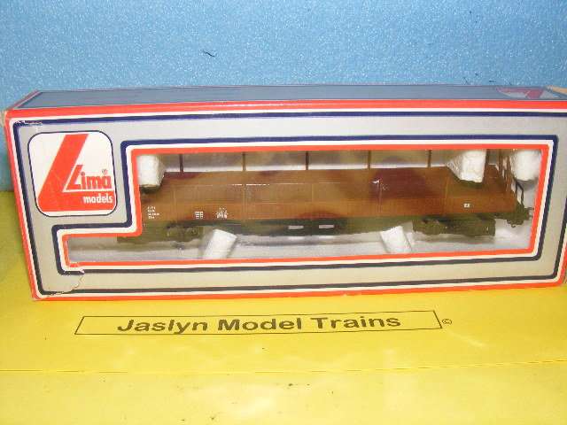 Lima HO Open wagon with stakes. (Boxed)