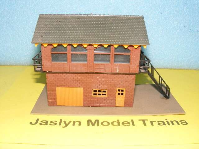 Lima HO Signal Tower.