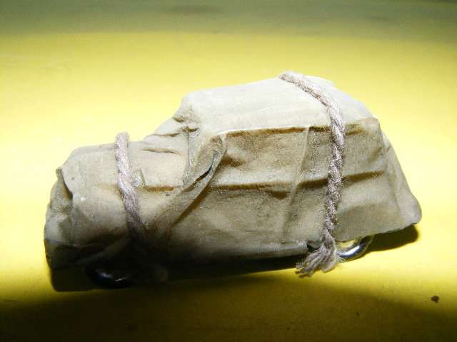 HO Car with tarpaulin.