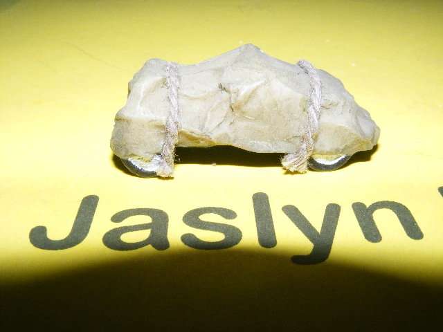 HO Car with tarpaulin.