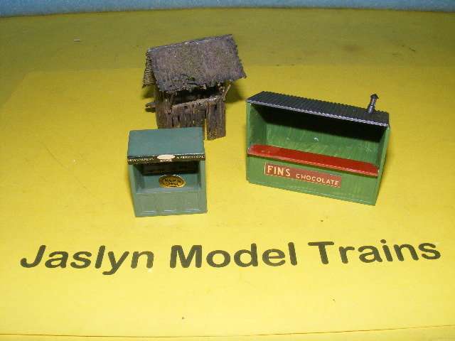 HO Shed and News stand.