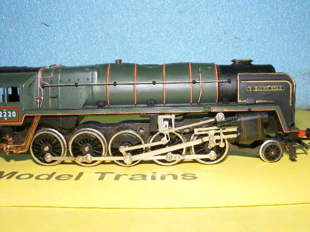 Hornby OO Fying 'Evening Star' 2-10-0 Steam Loco and Tender