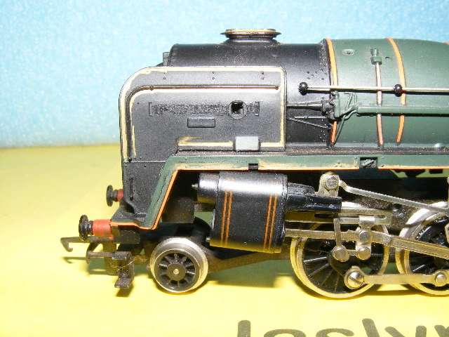 Hornby OO Fying 'Evening Star' 2-10-0 Steam Loco and Tender