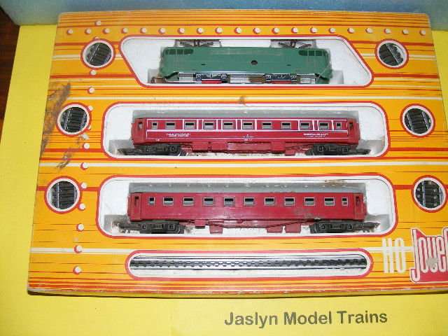 Jouef HO Train Set - Clockwork.