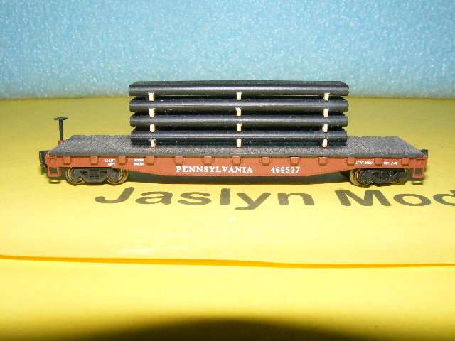 Bachmann N-Gauge Flatbed with Pipe load.
