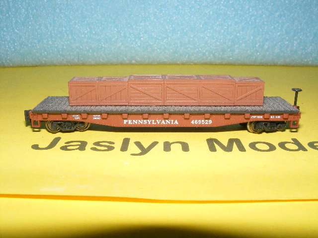 Bachmann N-Gauge Flatbed with Crate load.
