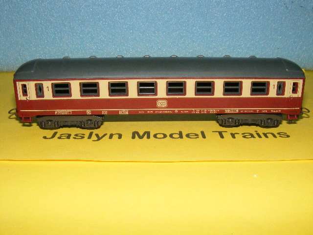 Lima HO Junior DB Passenger Coach.