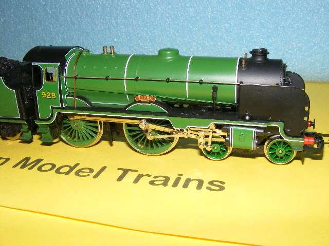 Hornby OO 4-4-0 Steam Loco and Tender (Boxed) - DCC