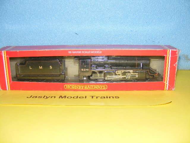 Hornby OO 4-6-0 Steam Loco and Tender (Boxed) - DCC