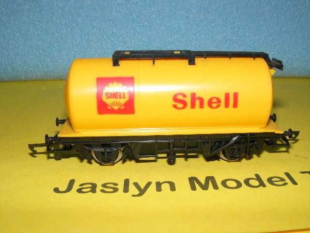 Hornby OO Shell Tanker.