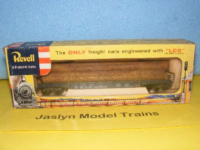 Revell HO Flatbed with Wood Load (Boxed)