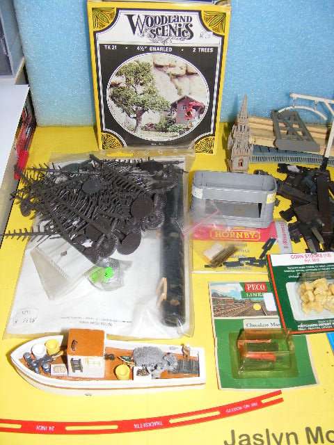 Job Lot HO Layout Accessories.