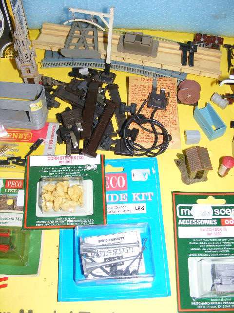 Job Lot HO Layout Accessories.