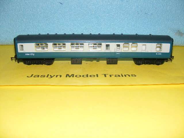 Tri-ang OO Intercity Guard Coach.