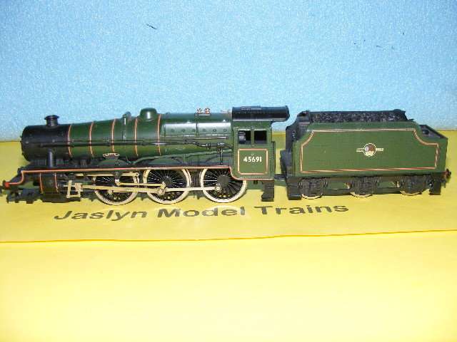 Mainline HO Steam Loco and Tender - For spares/ repairs.