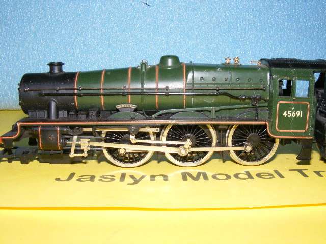 Mainline HO Steam Loco and Tender - For spares/ repairs.